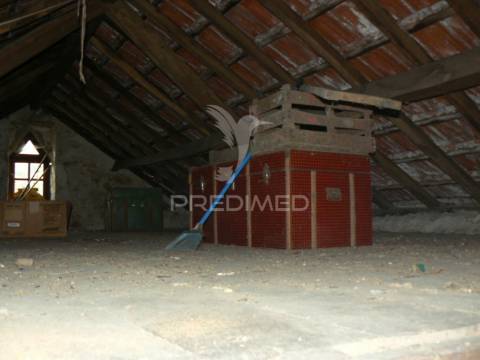 Moradia t2+3 nas rocas do vouga, sever do vouga para restauro