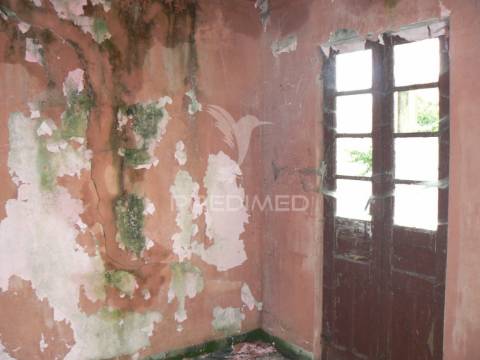 Moradia t2+3 nas rocas do vouga, sever do vouga para restauro