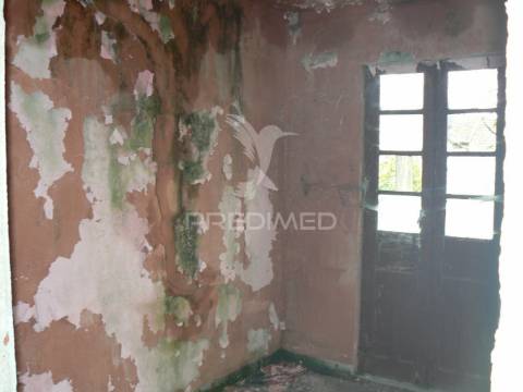 Moradia t2+3 nas rocas do vouga, sever do vouga para restauro