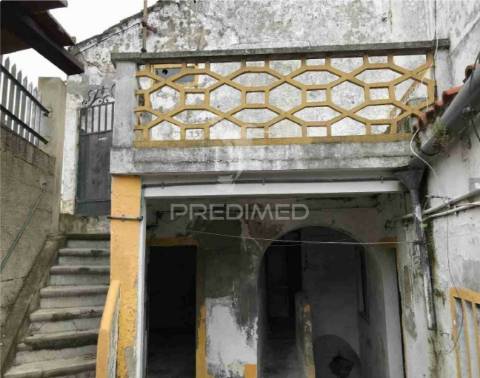 Moradia t3 unifamiliar - para recuperar - mora