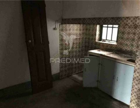 Moradia t3 unifamiliar - para recuperar - mora