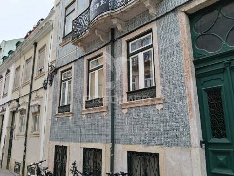 Apartamento t4 renovado nos anjos (lisboa)