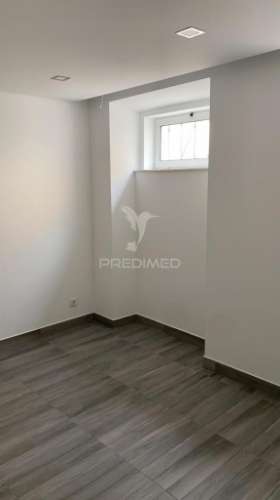 Apartamento t4 renovado nos anjos (lisboa)