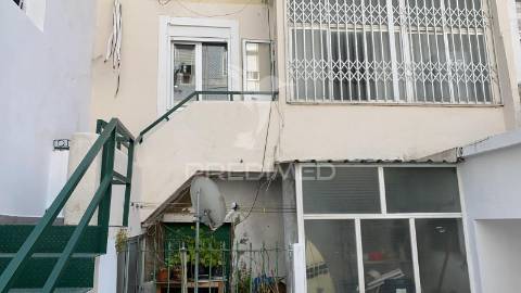 Apartamento t4 renovado nos anjos (lisboa)