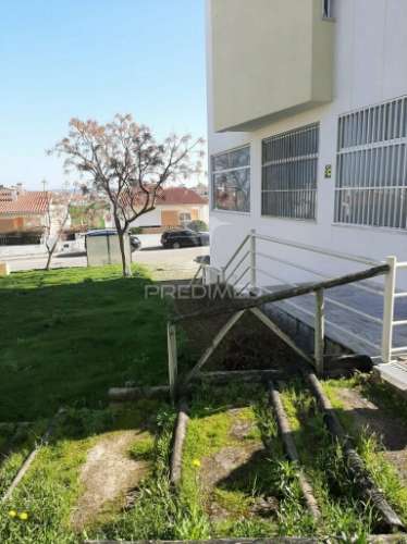 Espaço comercial no carregado (casais da marmeleira)