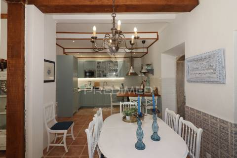 Moradia t5 com piscina, em terreno de 720m2 na labrugeira (alenquer)