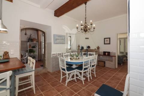 Moradia t5 com piscina, em terreno de 720m2 na labrugeira (alenquer)