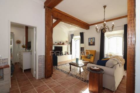 Moradia t5 com piscina, em terreno de 720m2 na labrugeira (alenquer)