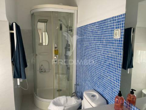 Moradia t5 com piscina, em terreno de 720m2 na labrugeira (alenquer)