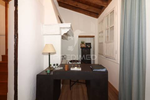 Moradia t5 com piscina, em terreno de 720m2 na labrugeira (alenquer)