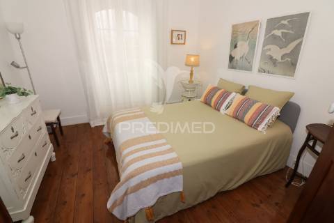 Moradia t5 com piscina, em terreno de 720m2 na labrugeira (alenquer)