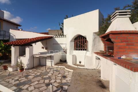 Moradia t5 com piscina, em terreno de 720m2 na labrugeira (alenquer)