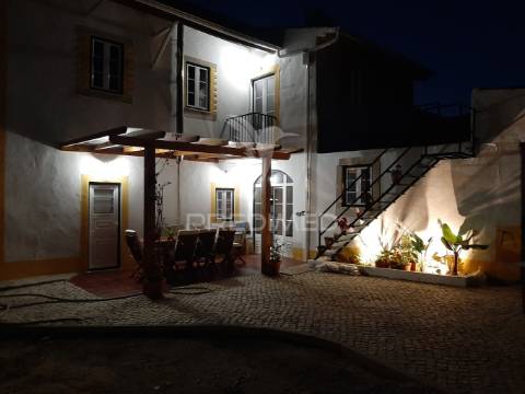 Moradia t5 com piscina, em terreno de 720m2 na labrugeira (alenquer)