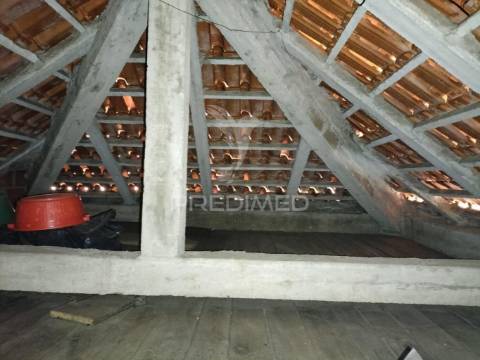 Moradia em banda t12 à venda em aldeia são francisco assis, covilhã