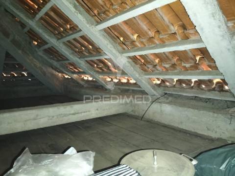 Moradia em banda t12 à venda em aldeia são francisco assis, covilhã