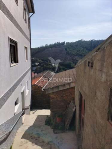 Moradia em banda t12 à venda em aldeia são francisco assis, covilhã
