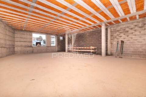 Armazém 345 m2 para serviços, comercio e indústria ferreiros, braga