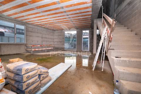 Armazém 345 m2 para serviços, comercio e indústria ferreiros, braga