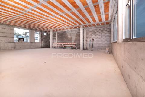 Armazém 345 m2 para serviços, comercio e indústria ferreiros, braga