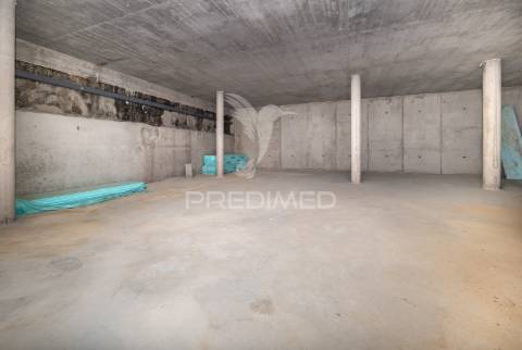 Armazém 345 m2 para serviços, comercio e indústria ferreiros, braga