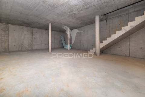 Armazém 345 m2 para serviços, comercio e indústria ferreiros, braga