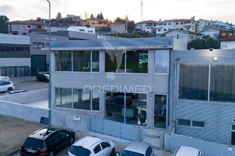 Armazém 345 m2 para serviços, comercio e indústria ferreiros, braga