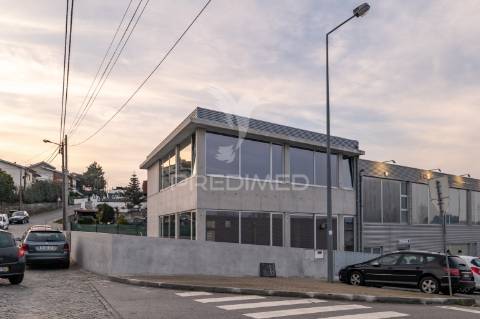 Armazém 345 m2 para serviços, comercio e indústria ferreiros, braga