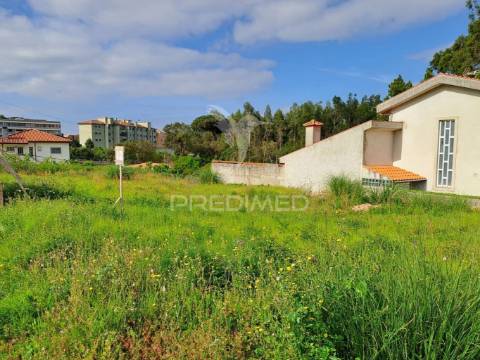 Terreno urbano em canelas - vila nova de gaia