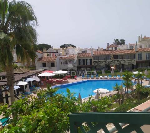 Fabulosa penthouse t2 no condominio old village em vilamoura