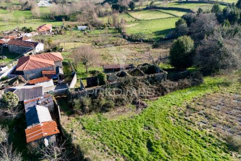 Quinta com casa 300m2 em serzedelo, póvoa de lanhoso, braga