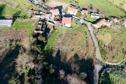 Quinta com casa 300m2 em serzedelo, póvoa de lanhoso, braga