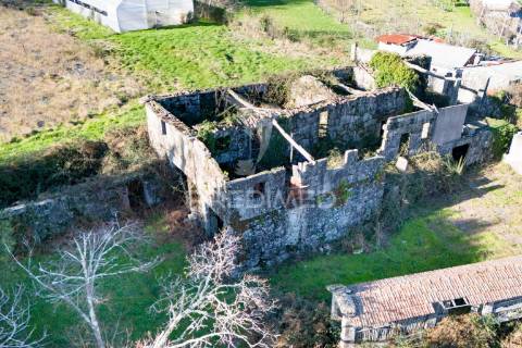 Quinta com casa 300m2 em serzedelo, póvoa de lanhoso, braga