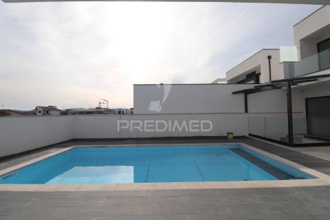 !!oportunidade!! moradia t3 em vila de prado