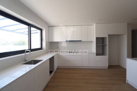 !!oportunidade!! moradia t3 em vila de prado