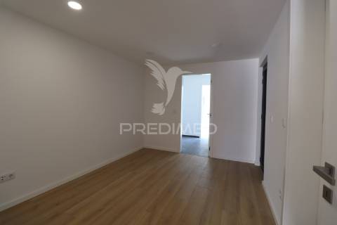 !!oportunidade!! moradia t3 em vila de prado