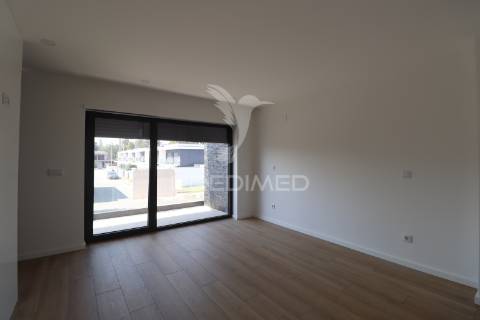 !!oportunidade!! moradia t3 em vila de prado