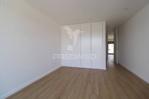 !!oportunidade!! moradia t3 em vila de prado