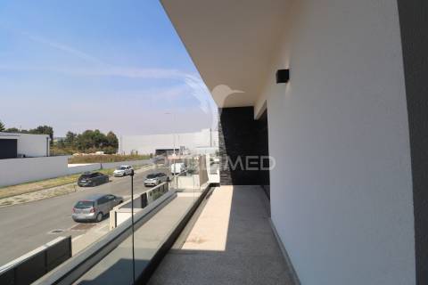 !!oportunidade!! moradia t3 em vila de prado