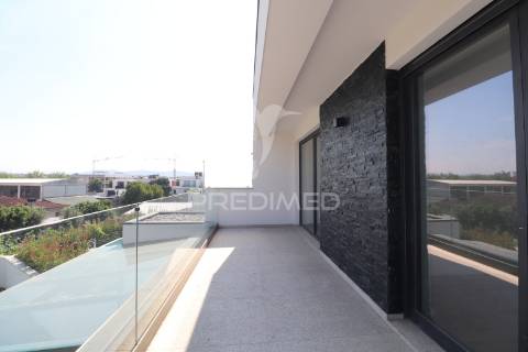 !!oportunidade!! moradia t3 em vila de prado