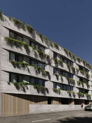 Apartamento t2 novo, com varanda, em paranhos