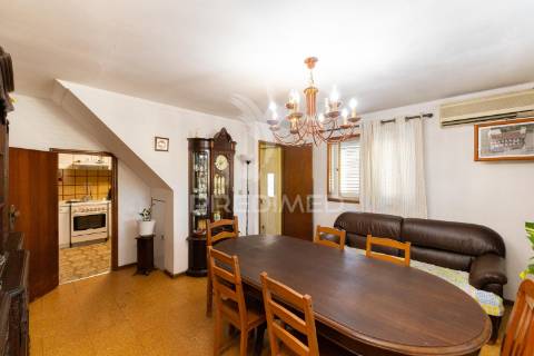 Prédio habitacional e comercial em sobrado/valongo