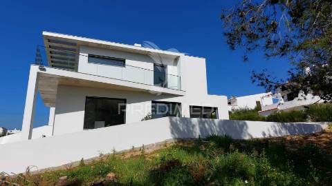 Moradia t4 com piscina urbanização do  espartal em aljezur