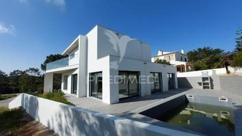 Moradia t4 com piscina urbanização do  espartal em aljezur