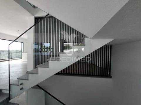 Moradia t4 com piscina urbanização do  espartal em aljezur