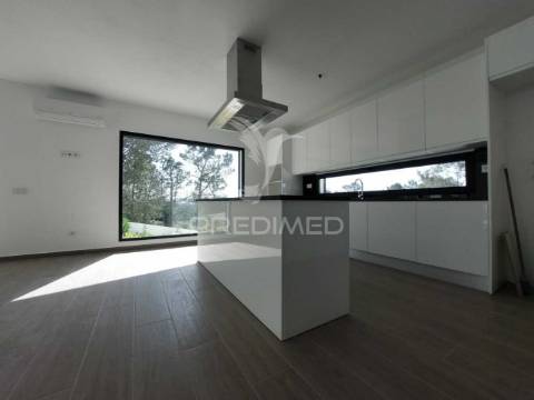 Moradia t4 com piscina urbanização do  espartal em aljezur