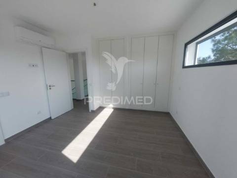 Moradia t4 com piscina urbanização do  espartal em aljezur