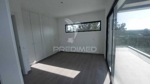 Moradia t4 com piscina urbanização do  espartal em aljezur