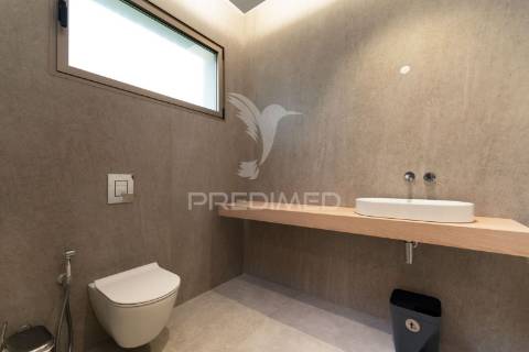 Moradia t3 de luxo com linhas modernas e vistas panorâmicas