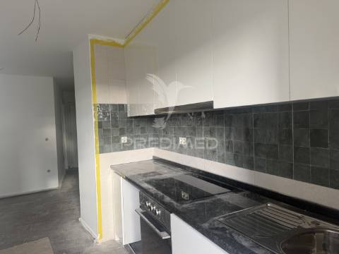 Apartamento t1 com logradouro - alcanena