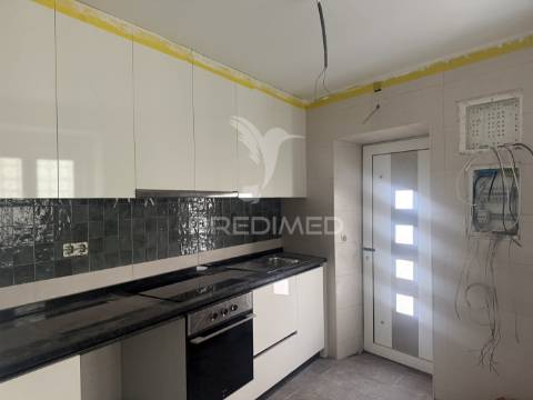 Apartamento t1 com logradouro - alcanena